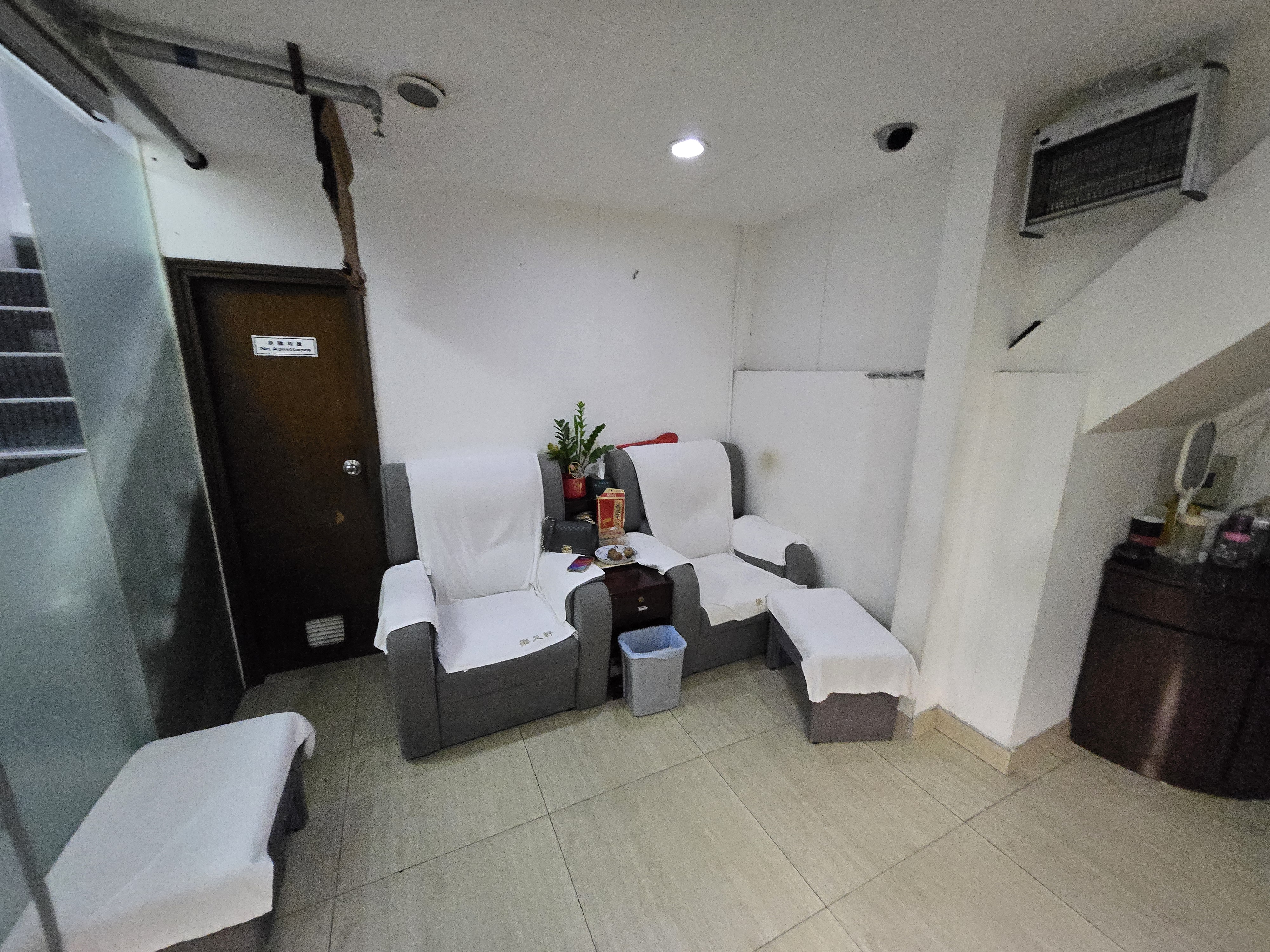 炮台山歷史悠久有利位置近港鐵站無需守業客底穩固位於地舖按摩店足浴店生意轉讓 實景相片