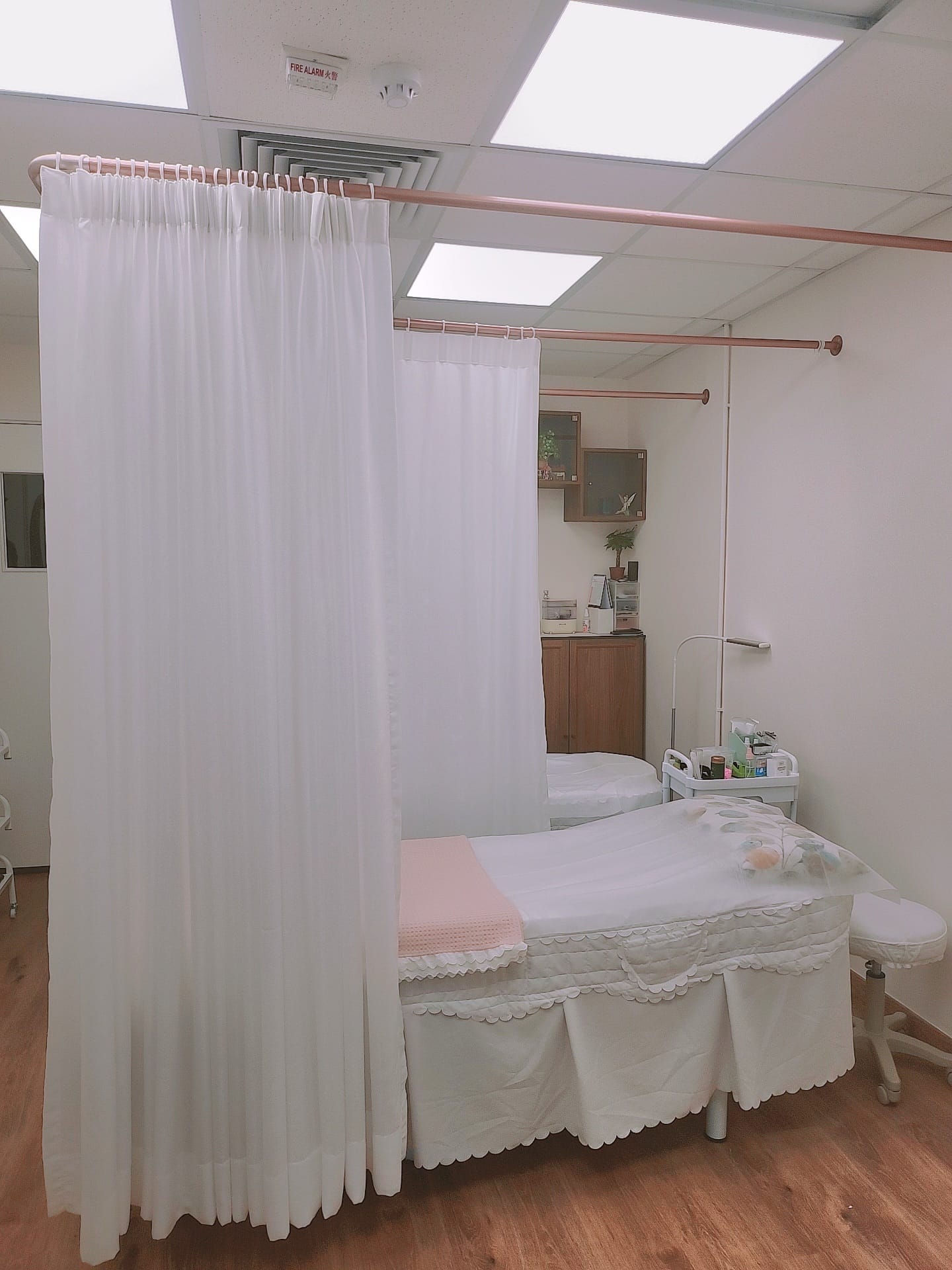 紅磡約11個月回本設1房有班底約300呎美容美甲生意轉讓 實景相片