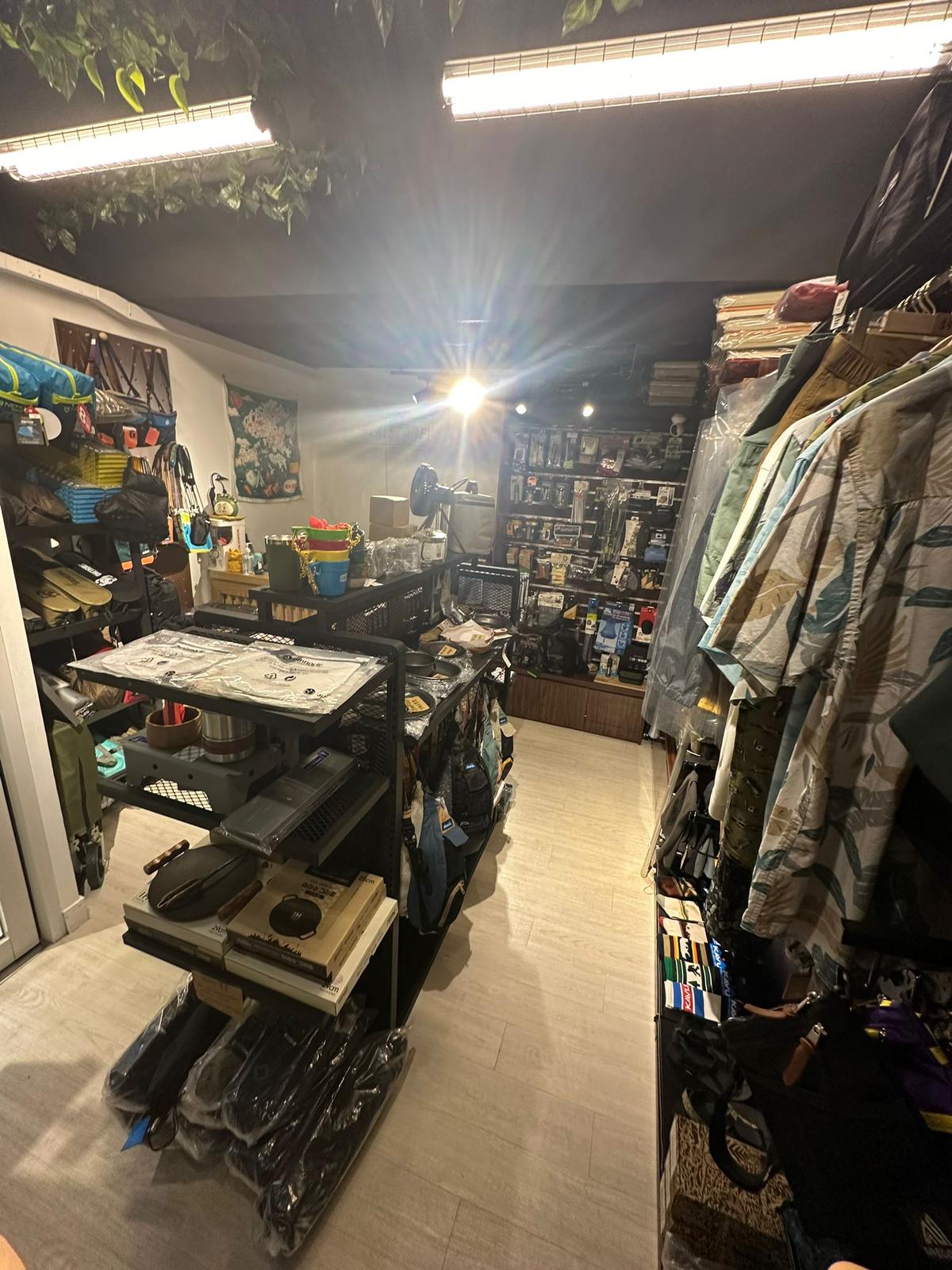 觀塘另計存貨約$10萬約3,000客底約220呎戶外用品及露營用品店生意轉讓 實景相片 3