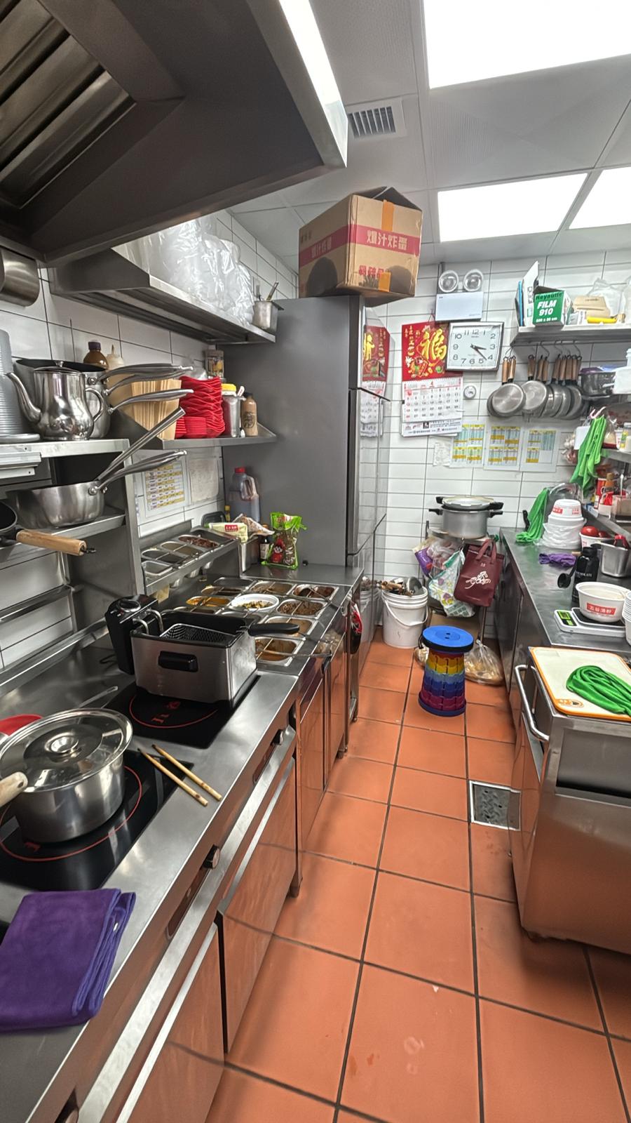 鰂魚涌住宅環繞近商業區段段有人流地段吸引各式麵店資產轉讓 實景相片 2